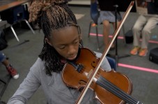 tsp-girl-on-violin